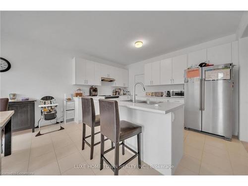 123 Povey Road, Fergus, ON - Indoor Photo Showing Kitchen With Upgraded Kitchen