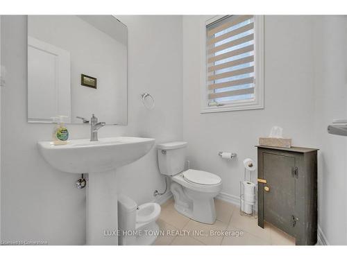 123 Povey Road, Fergus, ON - Indoor Photo Showing Bathroom