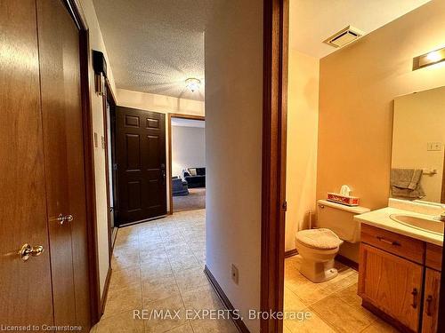 75 Wendy Crescent, London, ON - Indoor Photo Showing Bathroom