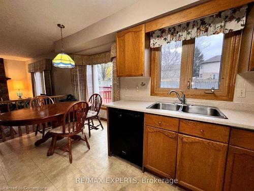 75 Wendy Crescent, London, ON - Indoor Photo Showing Kitchen With Double Sink