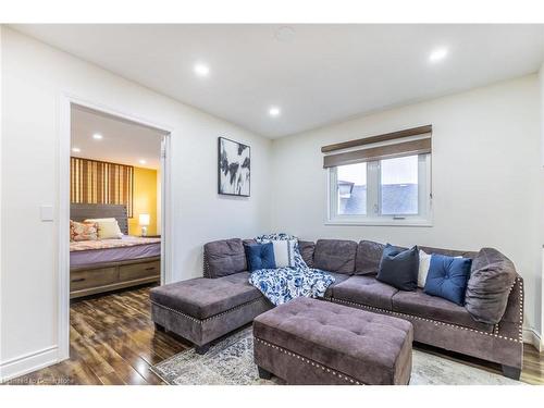 67 Massey Street, Brampton, ON - Indoor Photo Showing Living Room