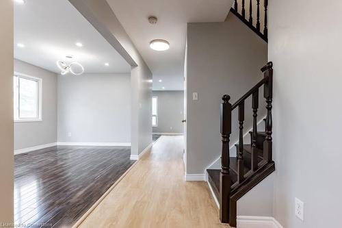 Upper-48 White Sands (Upper) Court, Kitchener, ON - Indoor Photo Showing Other Room