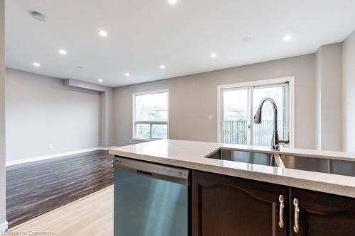 Upper-48 White Sands (Upper) Court, Kitchener, ON - Indoor Photo Showing Kitchen