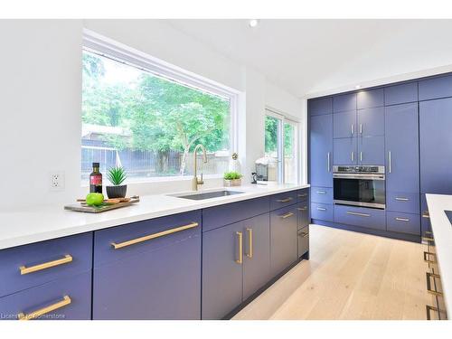 3469 Credit Heights Drive, Mississauga, ON - Indoor Photo Showing Kitchen