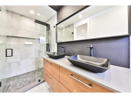 3469 Credit Heights Drive, Mississauga, ON - Indoor Photo Showing Bathroom