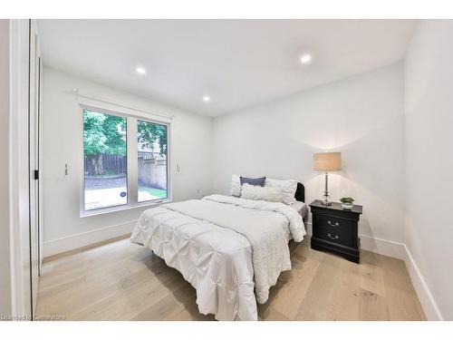 3469 Credit Heights Drive, Mississauga, ON - Indoor Photo Showing Bedroom