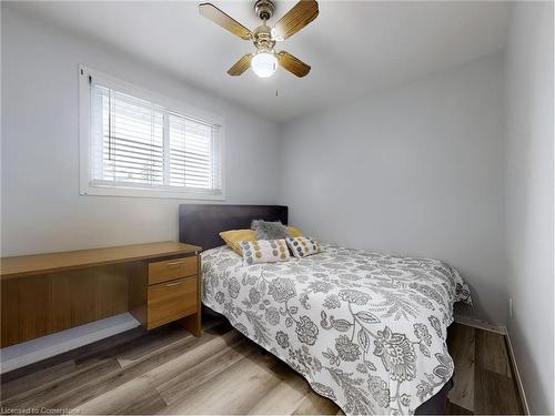 7086 Centennial Street, Niagara Falls, ON - Indoor Photo Showing Bedroom