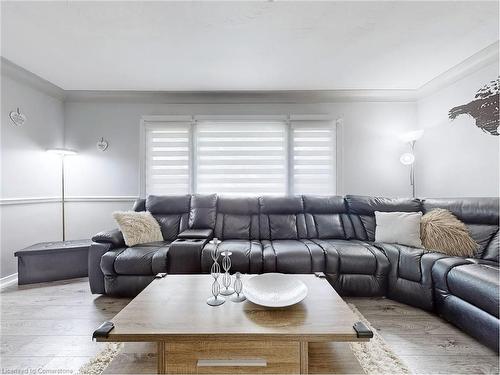 7086 Centennial Street, Niagara Falls, ON - Indoor Photo Showing Living Room