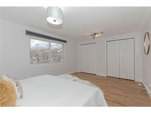 15 Cindy Avenue, Cambridge, ON - Indoor Photo Showing Bedroom