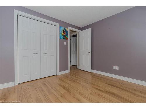 15 Cindy Avenue, Cambridge, ON - Indoor Photo Showing Other Room