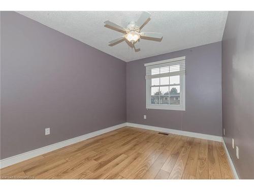 15 Cindy Avenue, Cambridge, ON - Indoor Photo Showing Other Room