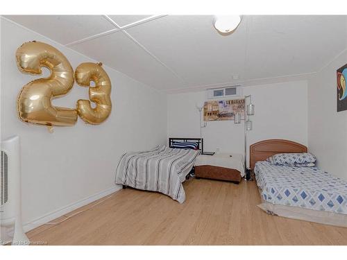 15 Cindy Avenue, Cambridge, ON - Indoor Photo Showing Bedroom