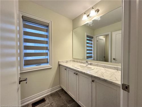 124 Lumb Drive, Cambridge, ON - Indoor Photo Showing Bathroom