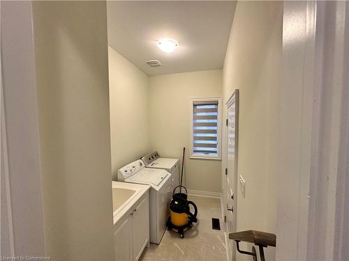 124 Lumb Drive, Cambridge, ON - Indoor Photo Showing Laundry Room