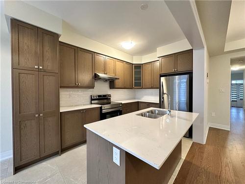 124 Lumb Drive, Cambridge, ON - Indoor Photo Showing Kitchen With Double Sink