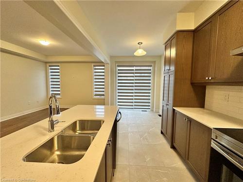 124 Lumb Drive, Cambridge, ON - Indoor Photo Showing Kitchen With Double Sink