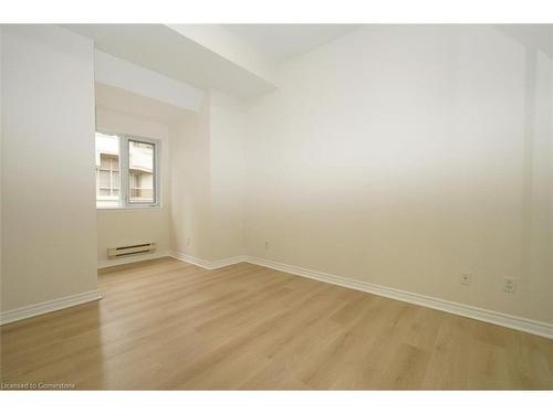 320-330 Princess Royal Drive, Mississauga, ON - Indoor Photo Showing Other Room