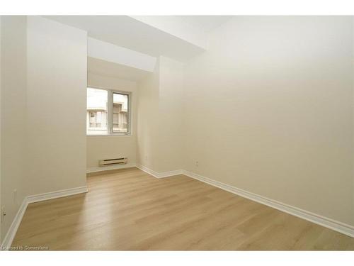 320-330 Princess Royal Drive, Mississauga, ON - Indoor Photo Showing Other Room