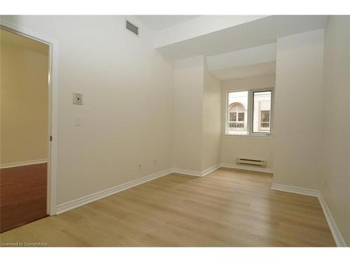 320-330 Princess Royal Drive, Mississauga, ON - Indoor Photo Showing Other Room