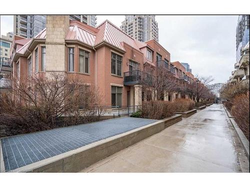 320-330 Princess Royal Drive, Mississauga, ON - Outdoor With Balcony