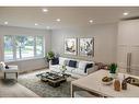 27 Seven Oaks Drive, Hamilton, ON  - Indoor Photo Showing Living Room 