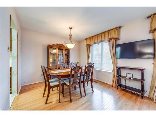 606 Sheraton Road, Burlington, ON - Indoor Photo Showing Dining Room