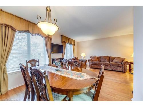 606 Sheraton Road, Burlington, ON - Indoor Photo Showing Dining Room