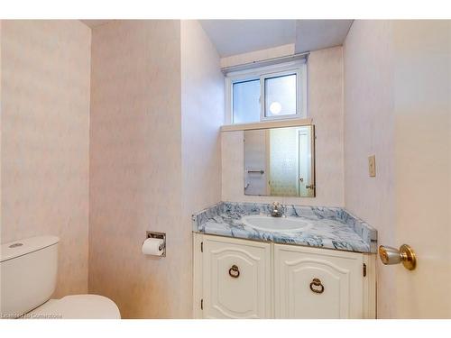 606 Sheraton Road, Burlington, ON - Indoor Photo Showing Bathroom