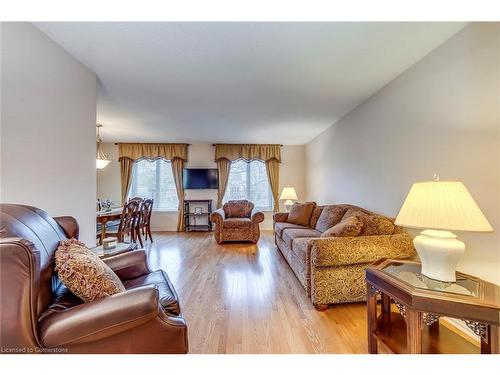 606 Sheraton Road, Burlington, ON - Indoor Photo Showing Living Room