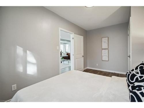 59 Stanley Street, Brantford, ON - Indoor Photo Showing Bedroom