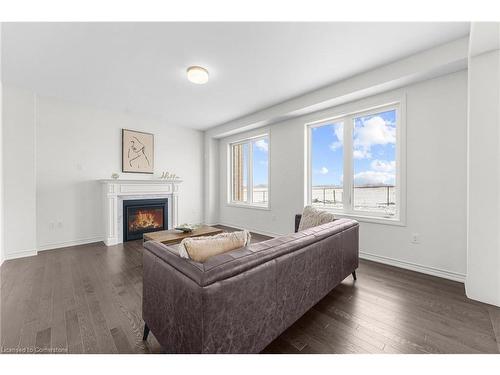 51 Sparrow Way, Colgan, ON - Indoor Photo Showing Living Room With Fireplace