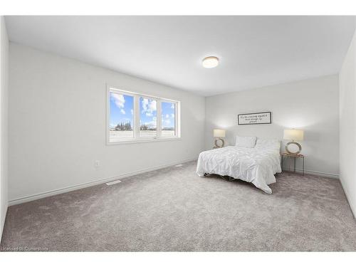 51 Sparrow Way, Colgan, ON - Indoor Photo Showing Bedroom