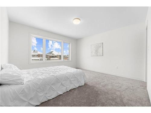 51 Sparrow Way, Colgan, ON - Indoor Photo Showing Bedroom