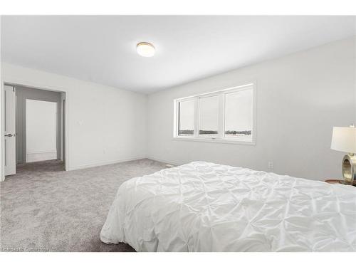 51 Sparrow Way, Colgan, ON - Indoor Photo Showing Bedroom