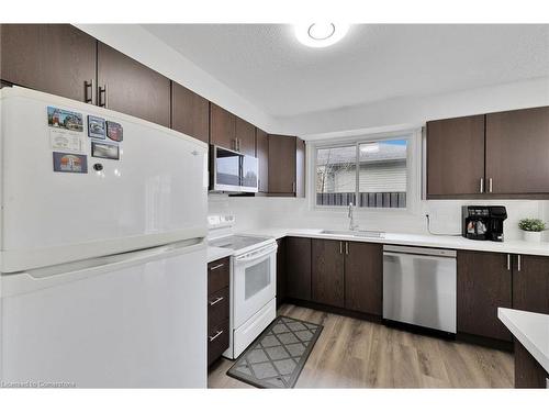 2-596 Grey Street, Brantford, ON - Indoor Photo Showing Kitchen