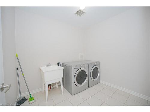 252 Shady Glen Crescent, Kitchener, ON - Indoor Photo Showing Laundry Room