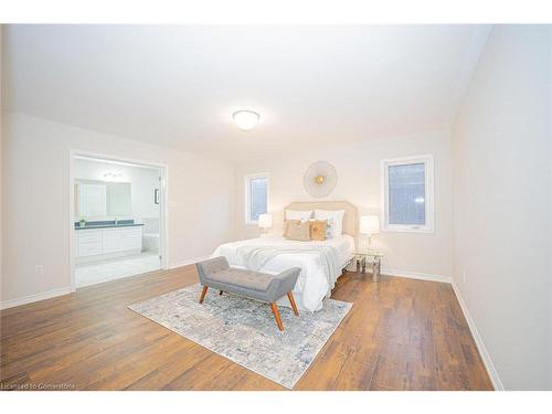 252 Shady Glen Crescent, Kitchener, ON - Indoor Photo Showing Bedroom