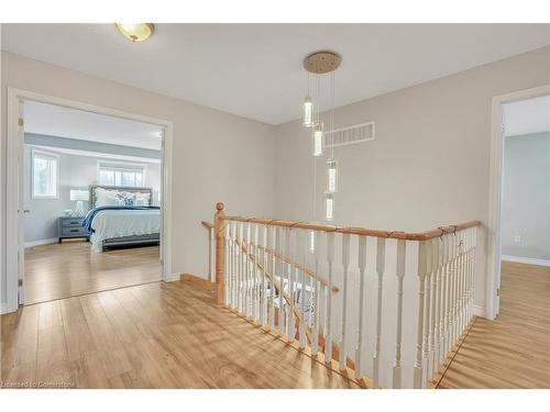 28 Sun King Crescent, Barrie, ON - Indoor Photo Showing Other Room