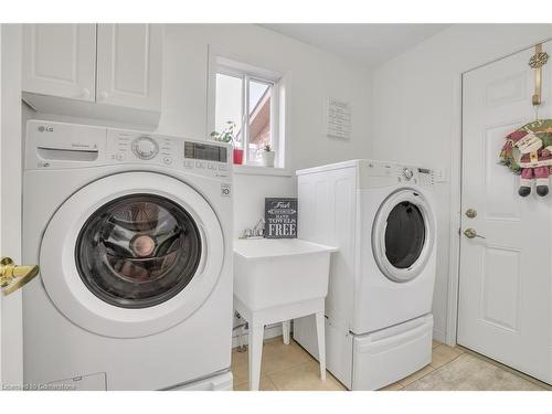 28 Sun King Crescent, Barrie, ON - Indoor Photo Showing Laundry Room