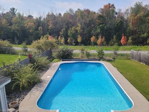 28 Sun King Crescent, Barrie, ON - Outdoor With In Ground Pool With Backyard