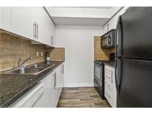 2111-310 Burnhamthorpe Road W, Mississauga, ON - Indoor Photo Showing Kitchen With Double Sink