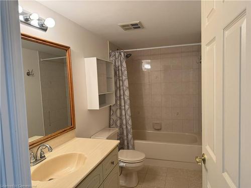 901-67 Caroline Street S, Hamilton, ON - Indoor Photo Showing Bathroom