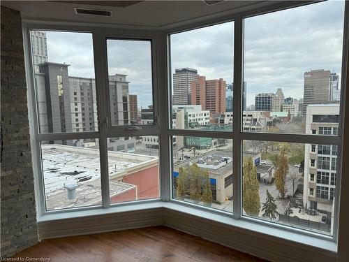 901-67 Caroline Street S, Hamilton, ON - Indoor Photo Showing Other Room