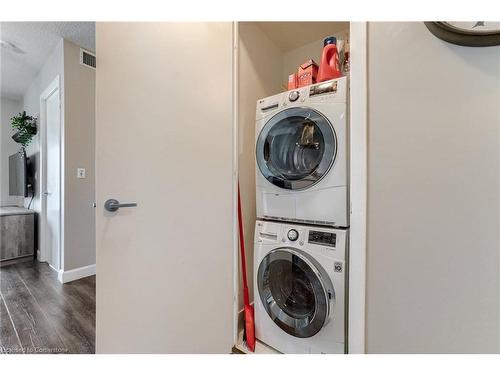 2333-165 Legion Road, Toronto, ON - Indoor Photo Showing Laundry Room