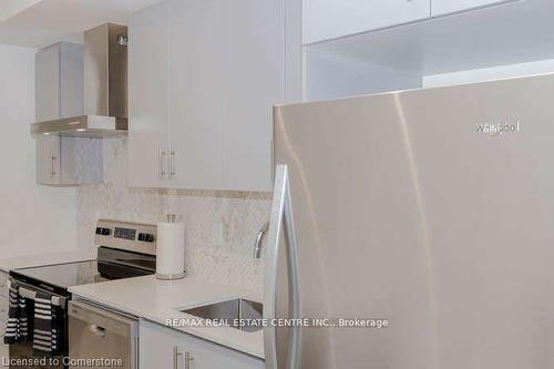 123-349 Wheat Boom Drive, Oakville, ON - Indoor Photo Showing Kitchen