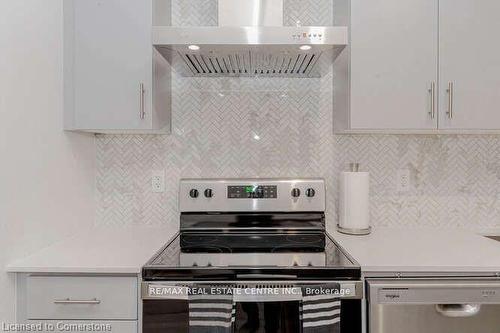 123-349 Wheat Boom Drive, Oakville, ON - Indoor Photo Showing Kitchen