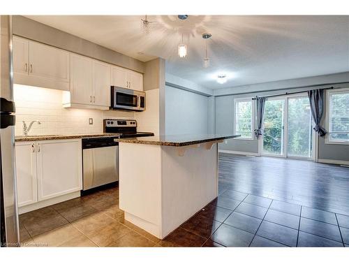 60-535 Margaret Street, Cambridge, ON - Indoor Photo Showing Kitchen