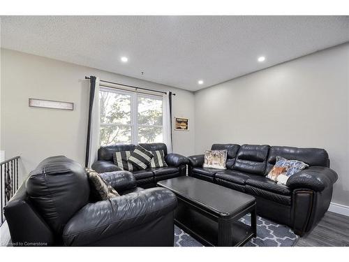 37 Autumn Road, Brantford, ON - Indoor Photo Showing Living Room