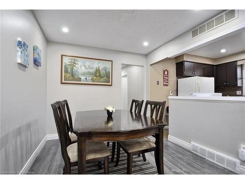 37 Autumn Road, Brantford, ON - Indoor Photo Showing Dining Room