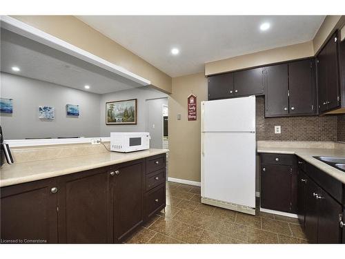 37 Autumn Road, Brantford, ON - Indoor Photo Showing Kitchen